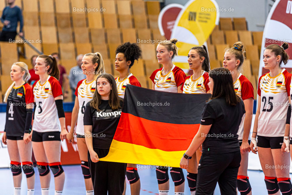 2023-00070837-Freundschaftsspiel-Deutschland-Ukraine | Nationalhymne Deutschland 20.05.2023; Berlin Foto: Gerold Rebsch - www.beachpics.de
