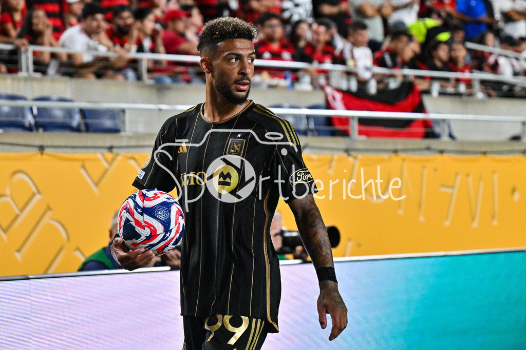 Los Angeles FC - CR Flamengo | im Bild Denis BOUANGA (Los Angeles 99) / Einzelfoto / Freisteller / FIFA Club World Cup: Los Angeles FC - CR Flamengo, Camping World Stadium am 24.06.2025 / NOT FOR SALE IN USA