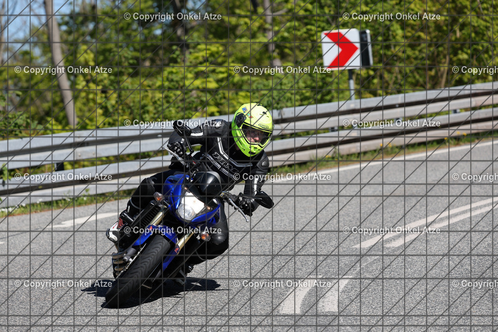 IMG_8814 | Fotograf am Kyffhäuser. Onkel Atze. Kyffhäuser Rennstrecke. Café36. Motorsportfotografie. - Realisiert mit Pictrs.com
