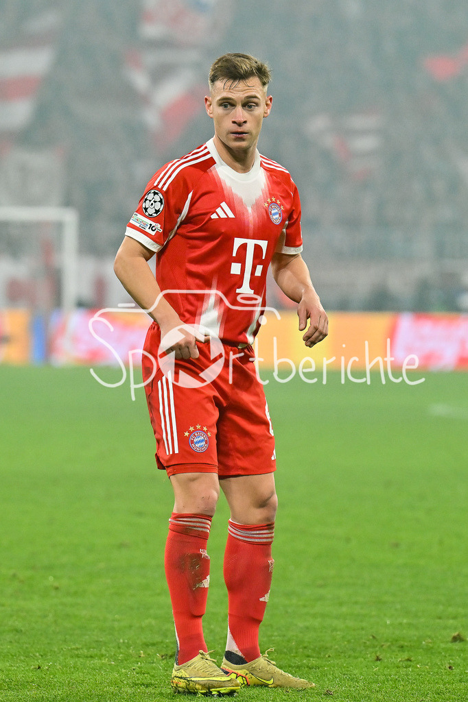 FC Bayern München - Sporting Lissabon | MUNICH, GERMANY - 09. DECEMBER: im Bild Joshua KIMMICH (FC Bayern Munich 6) / Einzelfoto / Freisteller während dem Match zwischen dem FC Bayern München und Sporting Lissabon am 6. Spieltag der UEFA Champions League Ligaphase in der Allianz Arena