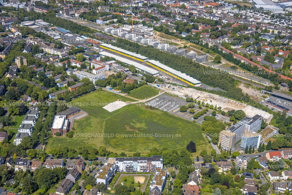 Dortmund240800792 | Luftbild, DSW 21 Dortmunder Stadtwerke, Gebäude Hauptverwaltung Deggingstraße mit Wiesenfläche, Großmarkthallen, Baustelle Kronprinzenviertel für Neubau von Wohnungen, Westfalendamm, Dortmund, Ruhrgebiet, Nordrhein-Westfalen, Deutschland