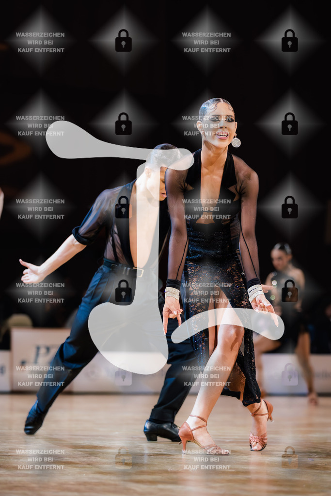 Goldstadtpokal 2025 - WDSF Open Latin Youth 7th (86) Marat Mikail Arslan _ Zeynep Duman (Türkiye)-2025-01-25-8810 | Webshop for digital downloads and prints of dance sport, event & show photographer Julian Link - Realisiert mit Pictrs.com