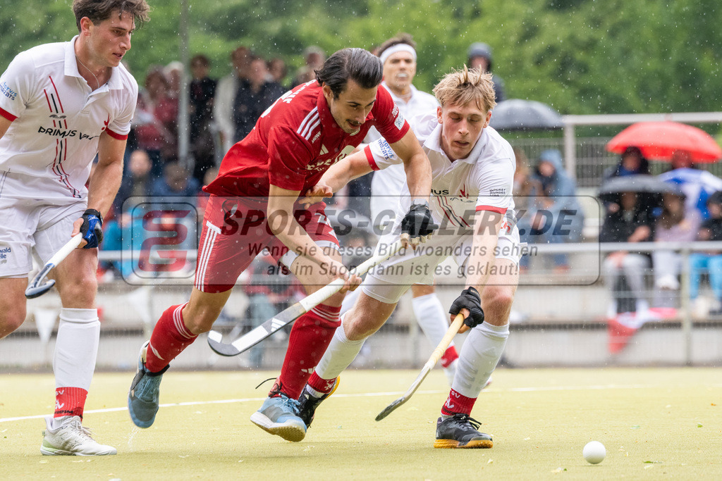 SFE_20250524_0076 | Köln, Deutschland, 24.05.2025:  Hockey 1. Bundesliga Herren Rot-Weiss Köln - Mannheimer THC im KTHC Stadion Rot-Weiss Köln Tennis and Hockey Club am 24.05.2025 in Köln, Deutschland. (Foto von Stephan Fehrmann)Köln, Germany, 24.05.2025: Hockey 1. Bundesliga Herren Rot-Weiss Köln - Mannheimer THC in KTHC Stadion Rot-Weiss Köln Tennis and Hockey Club at 24.05.2025 in Köln, Deutschland. (Foto from Stephan Fehrmann)
