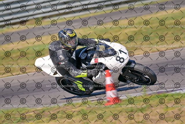 26bt05-0151 | markuskiefer.com - Realisiert mit Pictrs.com