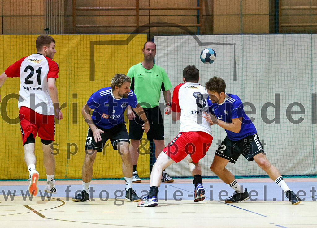 2022-10-08_047_SpVgg_Altenerding_gegen_ASV_Dachau | Erding, Deutschland, 08.10.2022:
Handball, Bezirksoberliga Männer 2022 / 2023, 4. Spieltag, SpVgg Altenerding gegen ASV Dachau, Endergebnis: 23:23

Severin Lößl (SpVgg Altenerding, #21), Viktor Schwalbe (ASV Dachau, #3), Quirin Huber (SpVgg Altenerding, #8), Matthias Hauß (ASV Dachau, #22)

Foto: Christian Riedel / fotografie-riedel.net