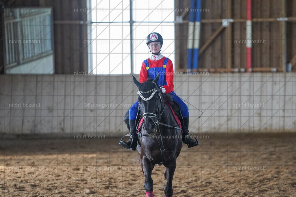 20230917-FAH09728 | Landsberg am Lech, 2023, Kaufbeuren, Kempten, Allgäu, Turnierfotografen Bayern, Fotoagentur Herrmann, Turnierbilder, Reitsport Fotos, Pferdefotograf, Augsburg, Bad Tölz, Dachau, Karlsfeld, Memmingen, Buchloe, Schwabmünchen