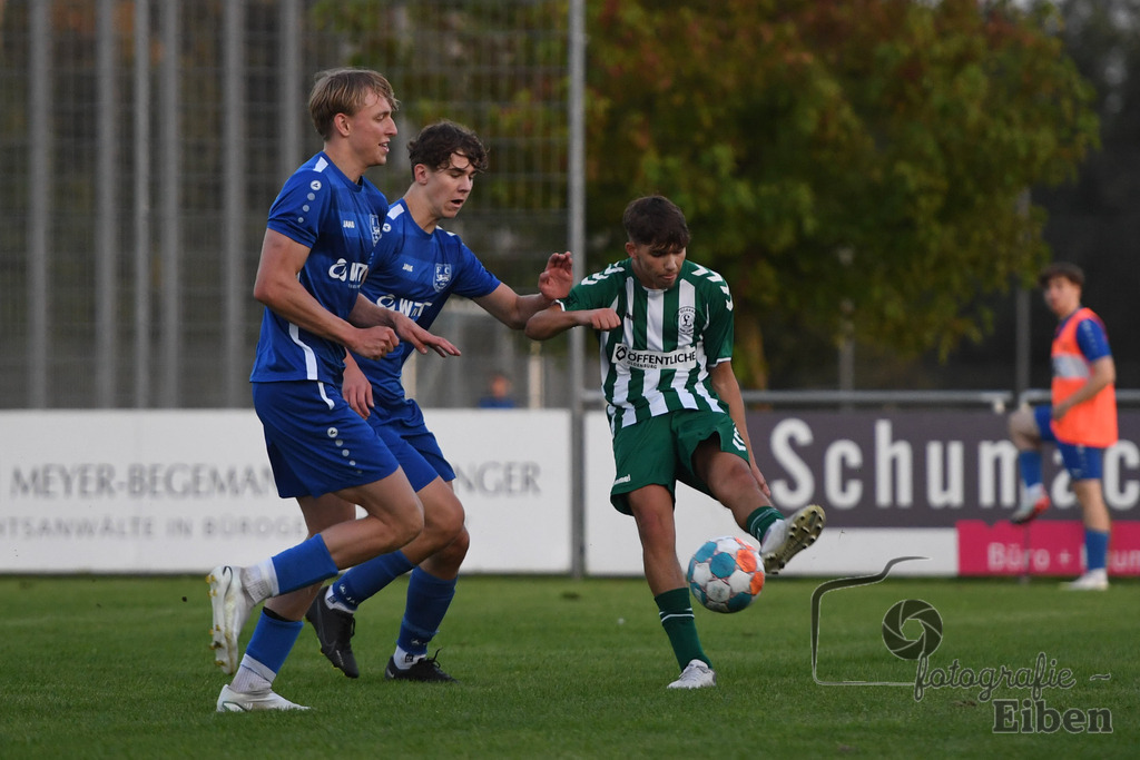 FC Rastede-VFL Oldenburg | A-Jugend Bezirkspokal; FC Rastede (blau)-VFL Oldenburg (grün) am 16.08.2023 in Rastede (Sportanlage Köttersweg), Deutschland, Photo: Philip Eiben 2023 - Realisiert mit Pictrs.com
