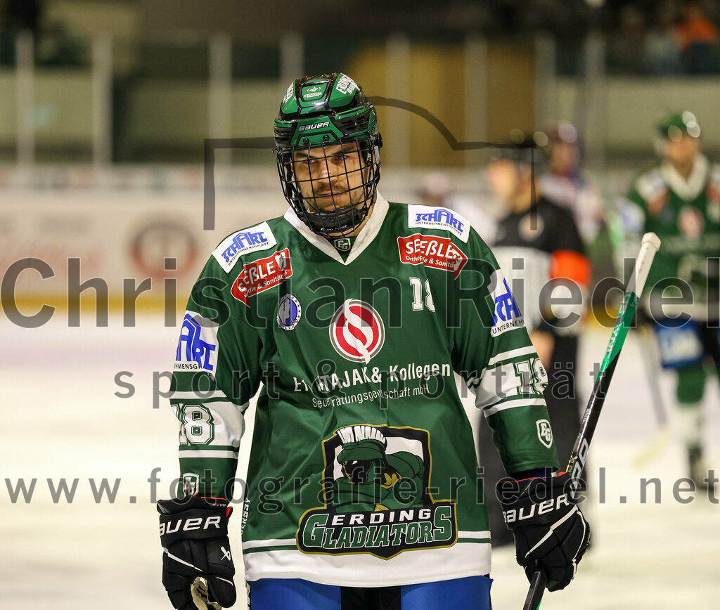 2024-01-05_108_TSV_Erding_gegen_VfE_Ulm-Neu-Ulm | Erding, Deutschland, 05.01.2024:
Eishockey, Bayernliga Vorrunde 2023 / 2024, 22. Spieltag, TSV Erding gegen VfE Ulm/Neu-Ulm, Endergebnis: 7:6

Daniel Krzizok (Erding Gladiators, #18)

Foto: Christian Riedel / fotografie-riedel.net