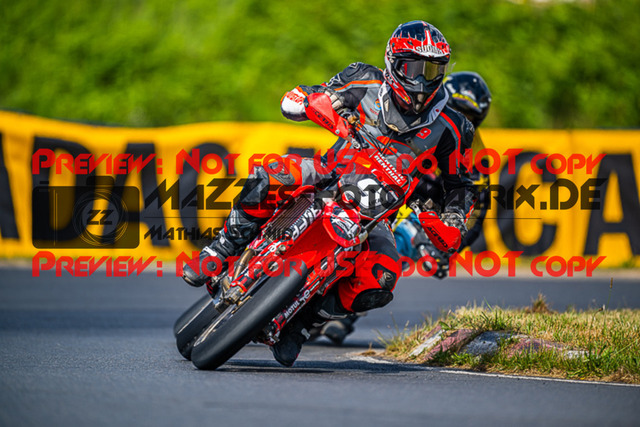 MaZZes_FotoMatrix_220528_2536 | Fotograf Mathias Schmid
Sportfotograf,
Eventfotograf,
Hochzeitsfotograf,
Portraitfotograf