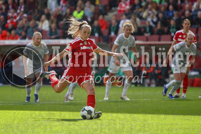 14.05.2026, GER, Fussball, Frauen, DFB-Pokal, Finale, Saison 2025/2026, VfL Wolfsburg - FC Bayern München | Gerogia Stanway (Bayern) erzielt das Tor zum 1:0
