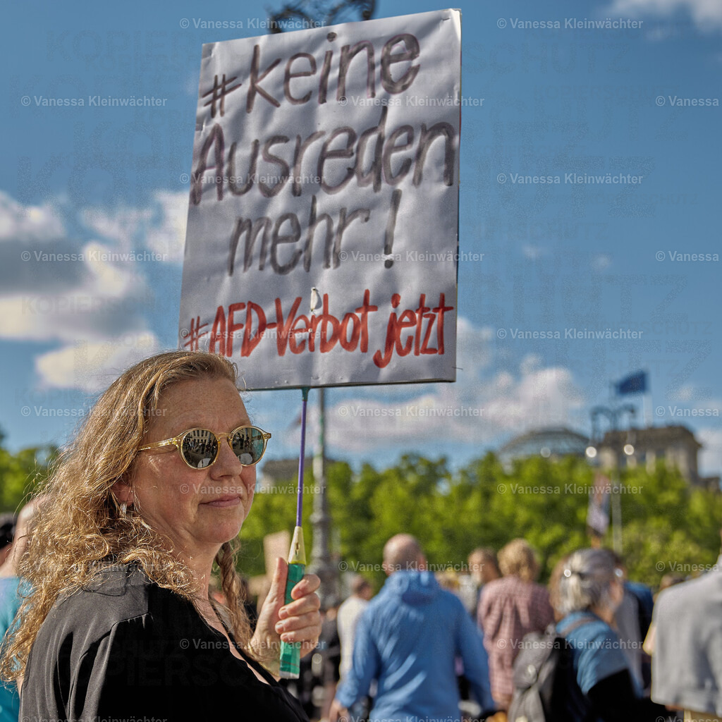 250511_AFDVerbot_BTor_06 | Vanessa Kleinwächter - Realisiert mit Pictrs.com