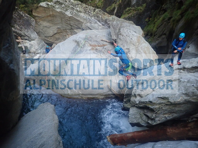 P1010028 | Bestelle die Bilder deines Berg- oder Wasser-Abenteuers mit Mountain Sports bequem von zu Hause aus direkt über unseren Online Fotoshop von pictrs.com. - Realisiert mit Pictrs.com