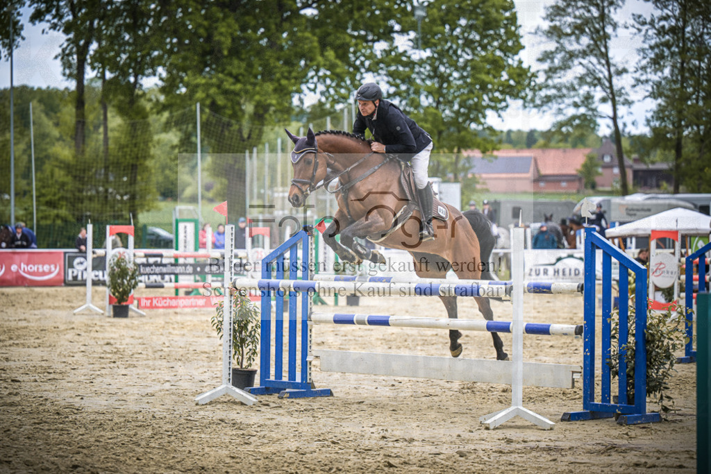 DOS_9221 | Entdecke hochwertige Reitturnierfotos von Foto Oger. Professionell, emotional und authentisch – jetzt Lieblingsmomente im Shop bestellen.Deutschlandweite Turnierfotografie. - Realisiert mit Pictrs.com