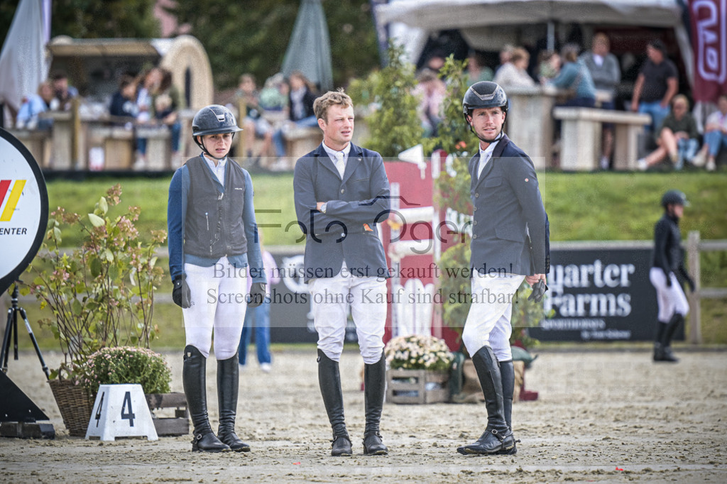 DOS_0089-2 | Entdecke hochwertige Reitturnierfotos von Foto Oger. Professionell, emotional und authentisch – jetzt Lieblingsmomente im Shop bestellen.Deutschlandweite Turnierfotografie. - Realisiert mit Pictrs.com