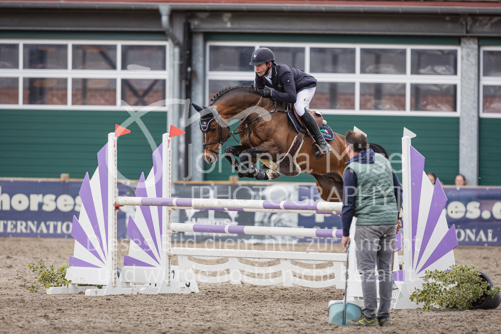 230411_Mühlen_03SprPf-L-465 | Deine schönsten Turniermomente als professionelle Fotos! Entdecke hochwertige Pferdesport-Fotografie im Online-Shop. Jetzt Fotos finden & bestellen!