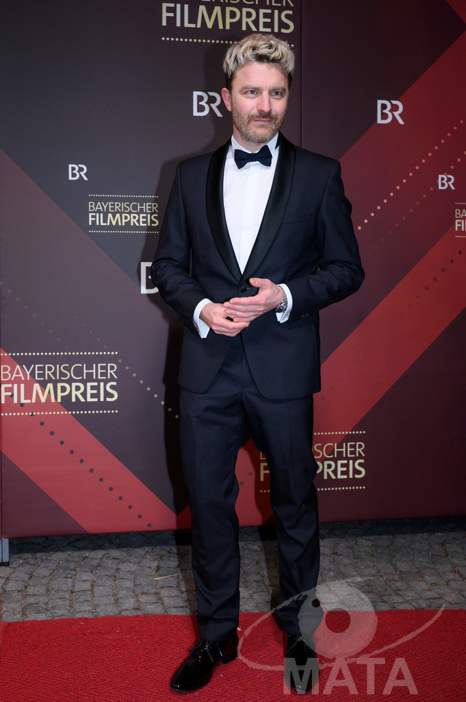 _DWI5378 | Friedrich Mücke bei der Verleihung des 47. Bayerischen Filmpreises 2026  im Prinzregententheater. München, Deutschland. Der Bayerische Filmpreis wird seit 1979 von der Bayerischen Staatsregierung verliehen, um die Bedeutung des Kinofilms als Kulturgut herauszustellen - Realisiert mit Pictrs.com
