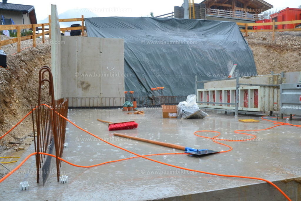 bib-lg04-betonarbeiten-0094 | Nach LV-Leistungsgruppen sortierte Detailfotos über den Bau eines Hauses. Alle Hausbau-Bilder direkt vom Urheber und Autor der Website Haus-Selber-Bauen.com