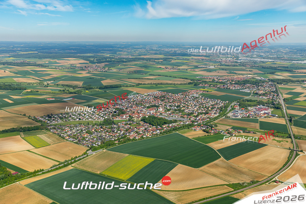 Das Luftbild der Stadt Alteglofsheim wurde 2021 vom Flugzeug heraus erstellt (keine Drohne) Aufnahmehöhe ca.450 Meter- hohe Bildauflösung und Druck-Qualität garantiert!