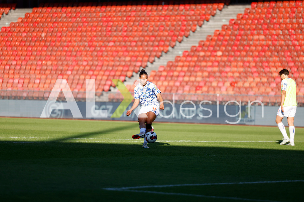 GC Zürich vs FC Zürich - AXA Women’s Super League Playoffs - Stadion Letzigrund | KAYLA MCKENNA of Grasshopper Club Zürich before the AXA Women’s Super League Playoffs quarter-final second leg between GC Zürich and FC Zürich at Stadion Letzigrund, Zurich, Switzerland. - Realisiert mit Pictrs.com