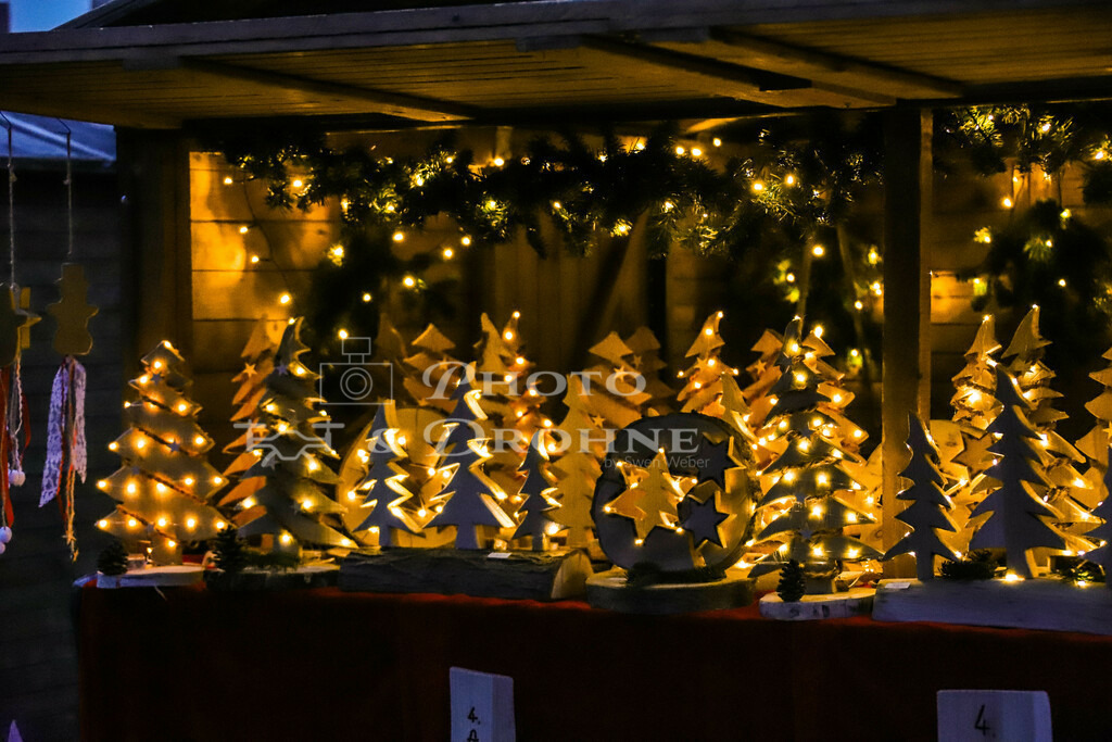 Weihnachtsmarkt Oberwesel 2022-1339 | Der Weihnachtsmarkt in Oberwesel ist jedes Jahr ein Publikumsmagnet. Wir bieten die schönsten Momente auf unseren Fotos. Kostenlos anschauen und online bestellen. - Realisiert mit Pictrs.com