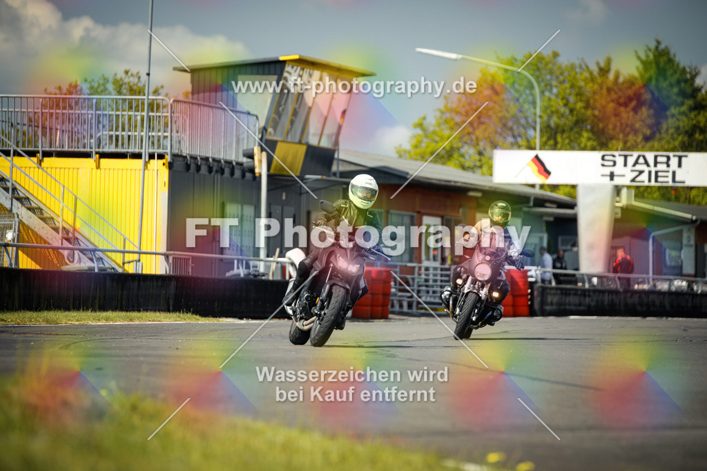OBK_Mai_Martina_Markus-10776 | Hier findet Ihr Bilder von Touristenfahrten auf der Nürburgring Nordschleife oder von anderen Veranstaltungen die ich besucht habe. Viel Spass beim Durch Schauen 