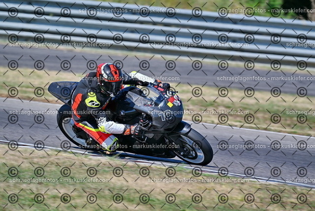 26bt04-0059 | markuskiefer.com - Realisiert mit Pictrs.com