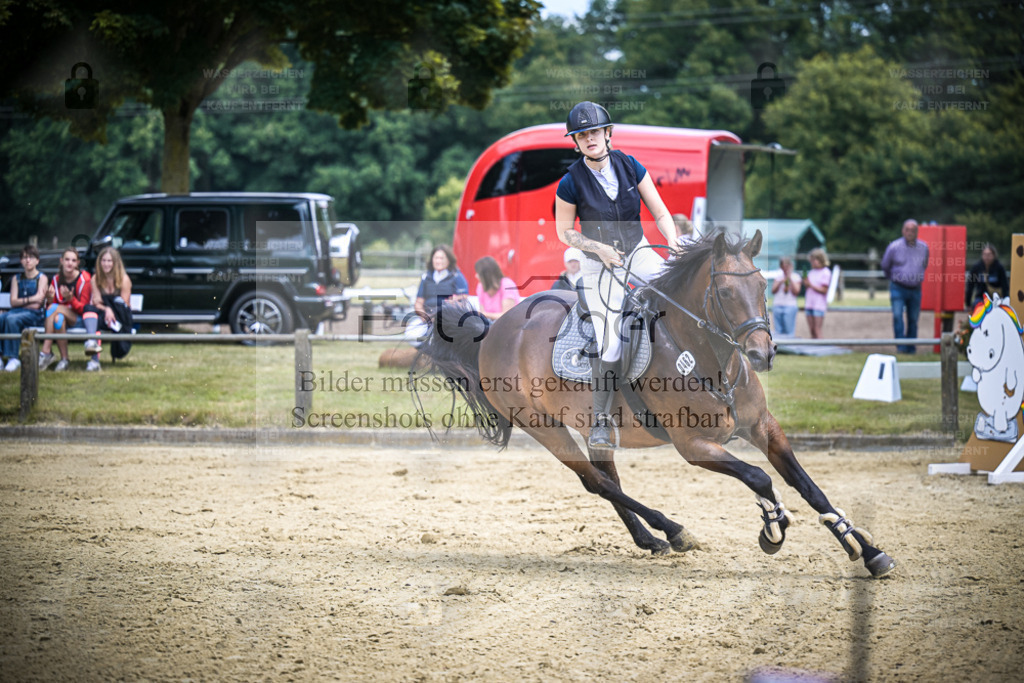 DOS_1587 | Entdecke hochwertige Reitturnierfotos von Foto Oger. Professionell, emotional und authentisch – jetzt Lieblingsmomente im Shop bestellen. - Realisiert mit Pictrs.com