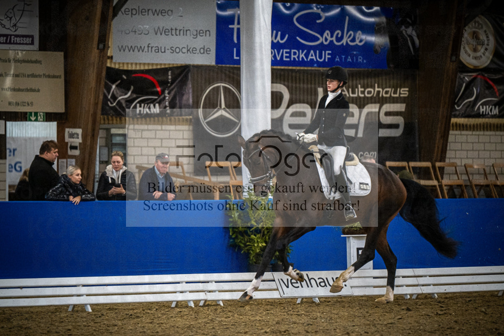 DOS_1252 | Entdecke hochwertige Reitturnierfotos von Foto Oger. Professionell, emotional und authentisch – jetzt Lieblingsmomente im Shop bestellen.Deutschlandweite Turnierfotografie. - Realisiert mit Pictrs.com