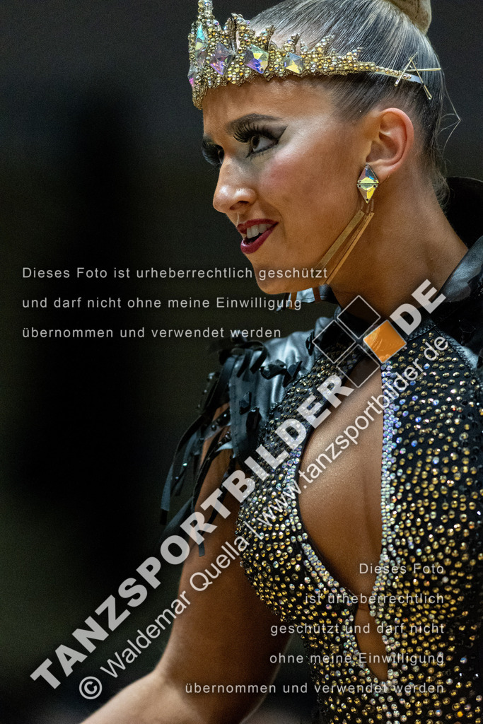 20240113-13163 | Hier finden Sie Tanz Bilder vom Latein und Standard Formationen tanzen. Sportbilder vom Tanzsport. Schöne Fotos und von Weltmeisterschaft, Europameisterschaft, Bundesliga, Regionalliga, Oberliga und Landesliga sowie von GOC Stuttgart, DanceComp, WM Bremen