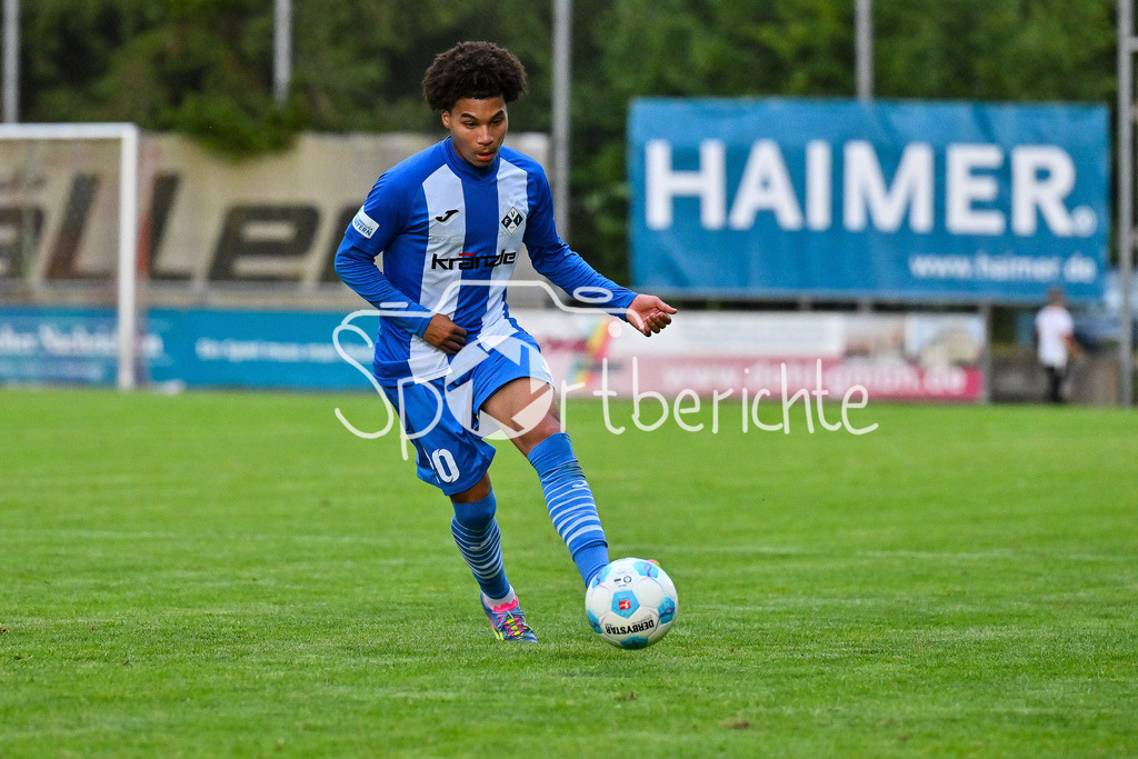 TSV Aindling - FV Illertissen | am Ball Cayton IRIGOYEN-GONI (Illertissen 20) / Einzelfoto / Freisteller / Verbandspokal Bayern: TSV Aindling - FV Illertissen, TSV Aindling Hauptplatz am 05.08.2025
