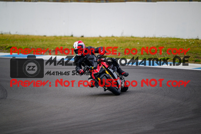 MaZZes_Fotomatrix_20250421_6007705_3222 | GELB