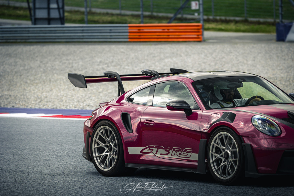 R6PZ1886 _Alexander Tschuncky | Entdecken Sie die faszinierende Welt von Alexander Tschuncky Arts: Kreative Fotografie, atemberaubende Automobilkunst und hochwertiger Bilderdruck. Lassen Sie sich inspirieren! - Realisiert mit Pictrs.com