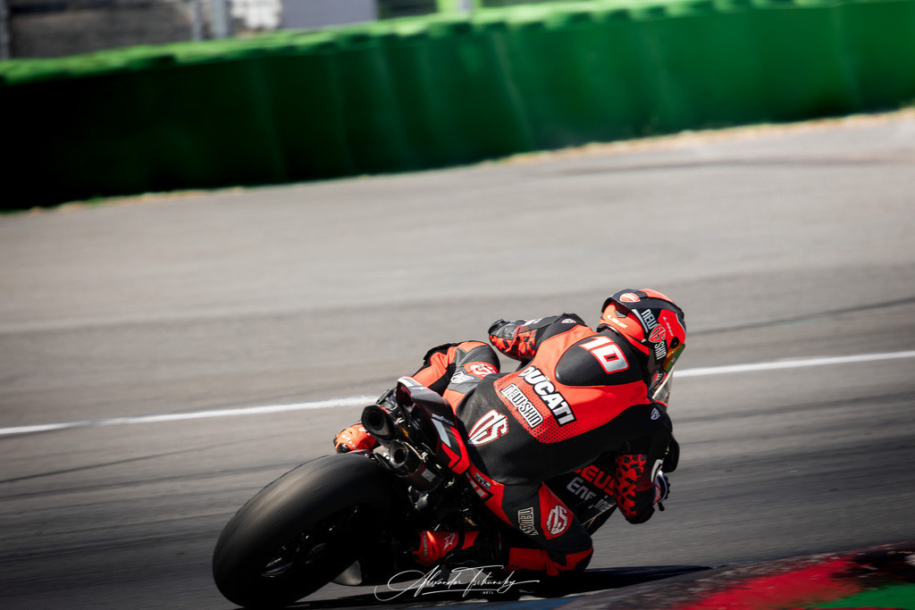Ducati Trackday Hockenheimring 2026 | Entdecken Sie die faszinierende Welt von Alexander Tschuncky Arts: Kreative Fotografie, atemberaubende Automobilkunst und hochwertiger Bilderdruck. Lassen Sie sich inspirieren! - Realisiert mit Pictrs.com
