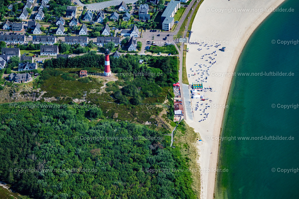 Sylt_Hörnum_Leuchtturm_ELS_8965210625 | HöRNUM (SYLT) 13.08.2025 Leuchtturm als historisches Seefahrtzeichen in Hörnum (Sylt) auf der Insel Sylt im Bundesland Schleswig-Holstein, Deutschland. Weiterführende Informationen bei: Sylt Marketing GmbH. // Lighthouse as a historic seafaring character in Hoernum (Sylt) on Island Sylt in the state Schleswig-Holstein, Germany. Further information at: Sylt Marketing GmbH. Foto: Martin Elsen