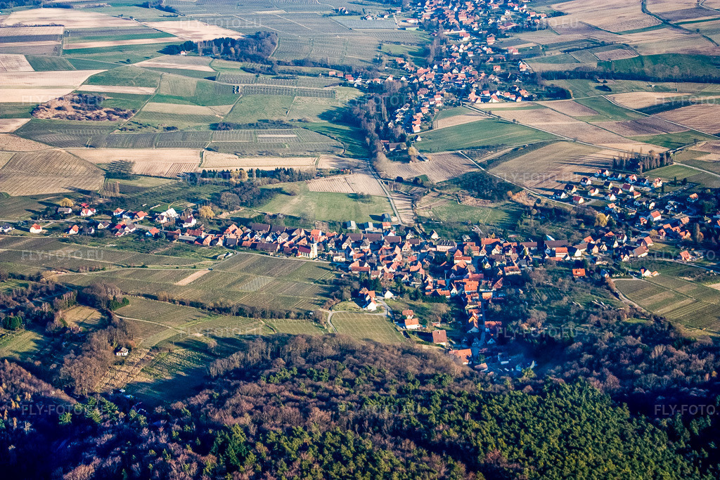 Vue aérienne: Vue de la ville depuis le nord-ouest à Rott dans le département Bas Rhin, France – .Photo: IMG_17482.jpg prise le 21/03/2009 par Werner Riehm/FLY-FOTO.eu – Résolution de l'original: 4272 x 2848 px