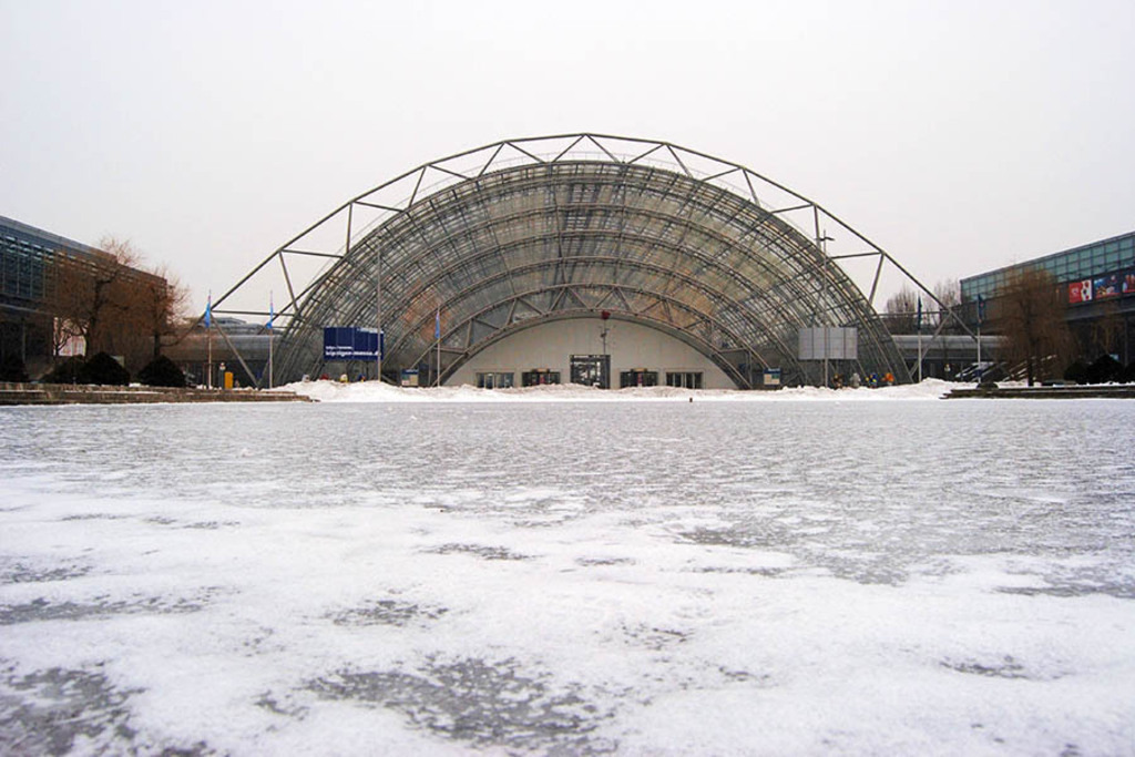 Foto: Leipzig - Leipziger Messe | Das Team hinter BILDLEXIKON LEIPZIG bündelt historische wie aktuelle Informationen über die Stadt Leipzig in Text und Bild auf einer Plattform und stellt diese der interessierten Öffentlichkeit zur Verfügung.