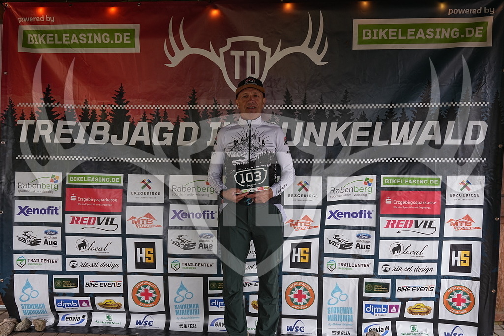 A1_09393 | Fotogalerie der Treibjagd im Dunkelwald - Dein MTB Etappenrennen im Erzgebirge - Realisiert mit Pictrs.com