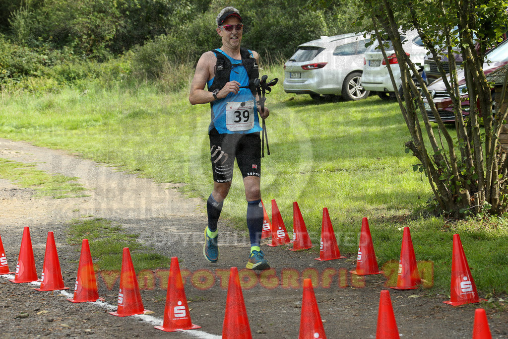 230826_1609_EX1_1520 | Sportfotografie im Rhein-Sieg Kreis, Köln, Bonn, NRW, Rheinland Pfalz, Hessen, etc. Unser Tätigkeitsfeld umfasst den Laufsport vom Volkslauf über den Marathon, Duathlon, Triathon bis zum Ultralauf wie Kölnpfad Ultra oder Schindertrail.