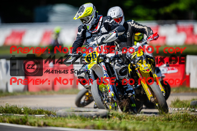 MaZZes_FotoMatrix_220702_5937 | UE40