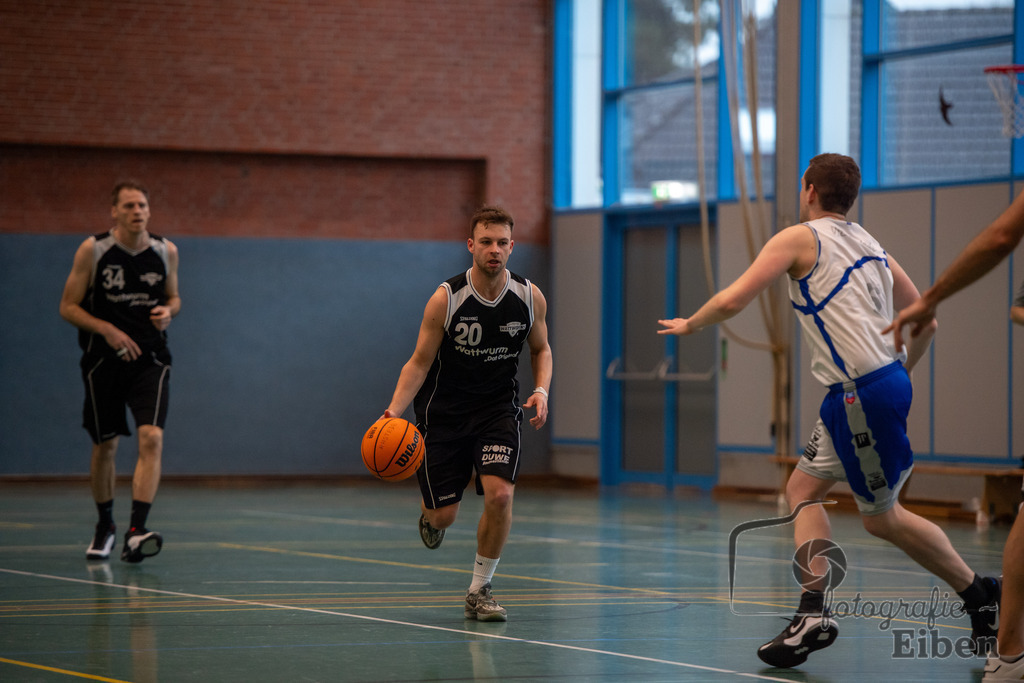 VFL Rastede 2-VfL Edewecht Wattworms | VFL Rastede II (weiß)-VfL Edewecht Wattworms (schwarz) am 18.02.2024; in Kleibrok (Sporthalle Zur-Windmühlen-Straße), Photo: Philip Eiben 2024 - Realisiert mit Pictrs.com