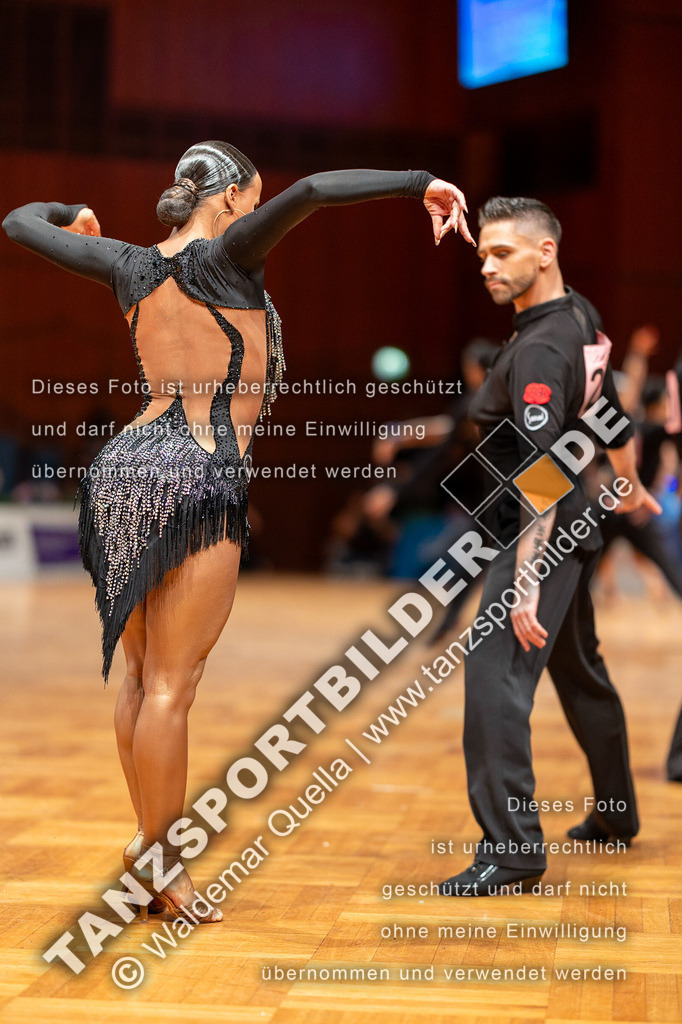 20230812-04230 | Hier finden Sie Tanz Bilder vom Latein und Standard Formationen tanzen. Sportbilder vom Tanzsport. Schöne Fotos und von Weltmeisterschaft, Europameisterschaft, Bundesliga, Regionalliga, Oberliga und Landesliga sowie von GOC Stuttgart, DanceComp, WM Bremen
