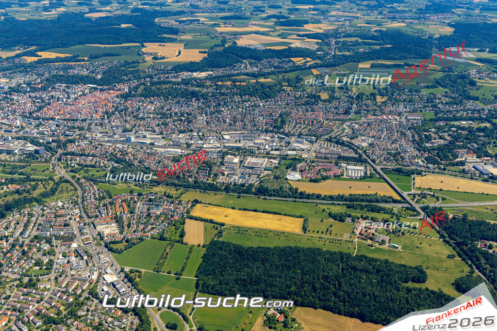 Aktuelles Luftbild von  Ravensburg - Die Luftaufnahme wurde 2022 mittels UL-Flugzeug erstellt ( keine Drohne ) - hochauflösende Kamera-Systeme von  Canon -Beste Qualität - Für grossformatige Ausdrucke geeignet. Die Geschenkidee !