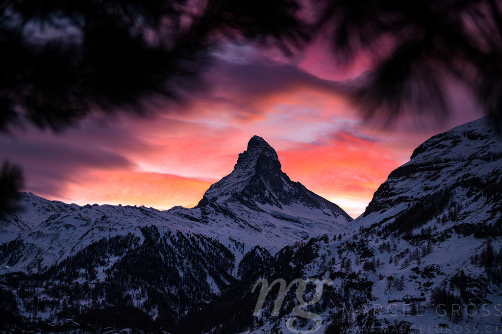 Zermatt in Switzerland on a wonderful sunset | Die ideale Geschenkidee für Naturliebhaber. Naturbilder von Marcel Gross Photography für ihr Zuhause in den verschiedensten Formaten und Materialien. - Realisiert mit Pictrs.com