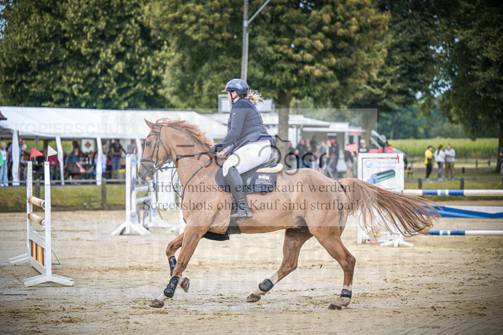 DOS_1809 | Entdecke hochwertige Reitturnierfotos von Foto Oger. Professionell, emotional und authentisch – jetzt Lieblingsmomente im Shop bestellen.Deutschlandweite Turnierfotografie. - Realisiert mit Pictrs.com