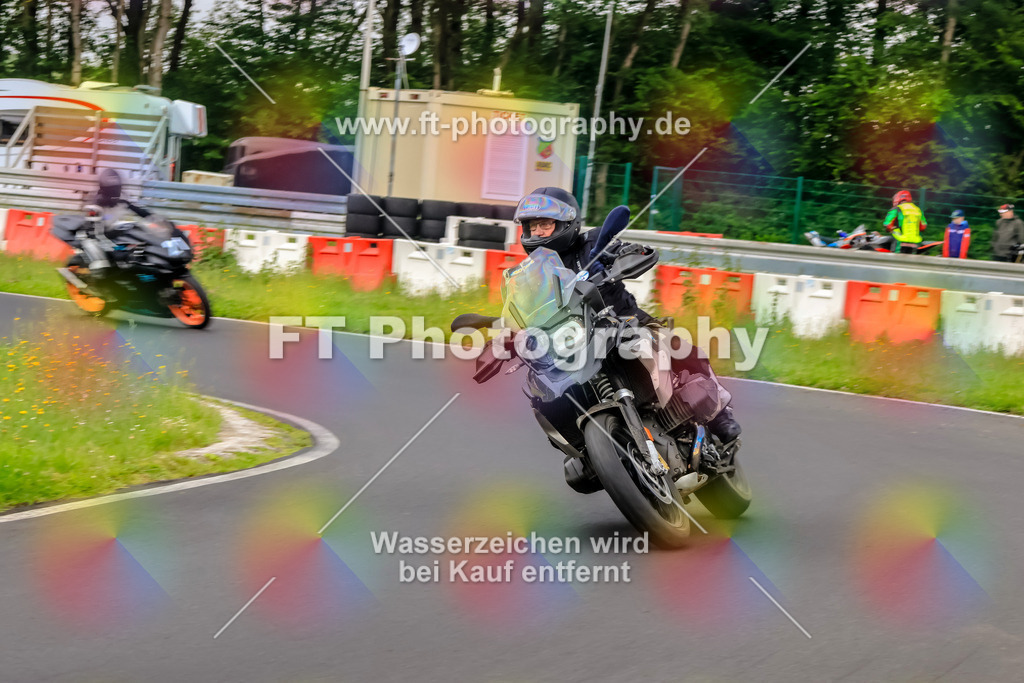 VBK-6467 | Hier findet Ihr Bilder von Touristenfahrten auf der Nürburgring Nordschleife oder von anderen Veranstaltungen die ich besucht habe. Viel Spass beim Durch Schauen 