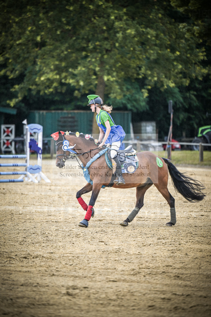 DOS_9266 | Entdecke hochwertige Reitturnierfotos von Foto Oger. Professionell, emotional und authentisch – jetzt Lieblingsmomente im Shop bestellen.Deutschlandweite Turnierfotografie. - Realisiert mit Pictrs.com