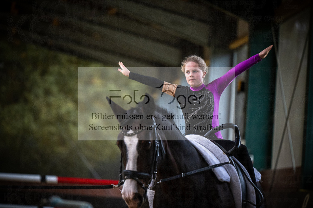 DOS_0119 | Entdecke hochwertige Reitturnierfotos von Foto Oger. Professionell, emotional und authentisch – jetzt Lieblingsmomente im Shop bestellen.Deutschlandweite Turnierfotografie. - Realisiert mit Pictrs.com