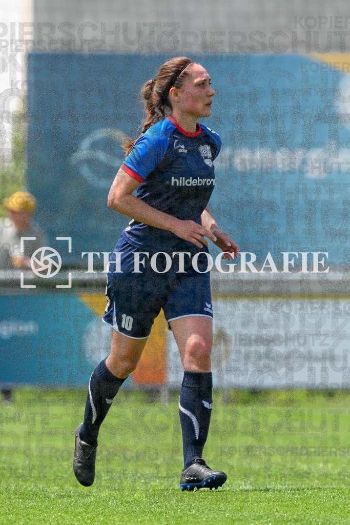GER, FC Hauingen - SV Waldhaus, Frauen-Fussball, Rothaus Bezirkpokal, Finale, Saison 2024/2025, 29.05.2025 | Larissa Zimmermann (FC Hauingen, #10)GER, FC Hauingen - SV Waldhaus, Frauen-Fussball, Rothaus Bezirkpokal, Finale, Saison 2024/2025, 29.05.2025Foto: TH Fotografie/Thomas Hess