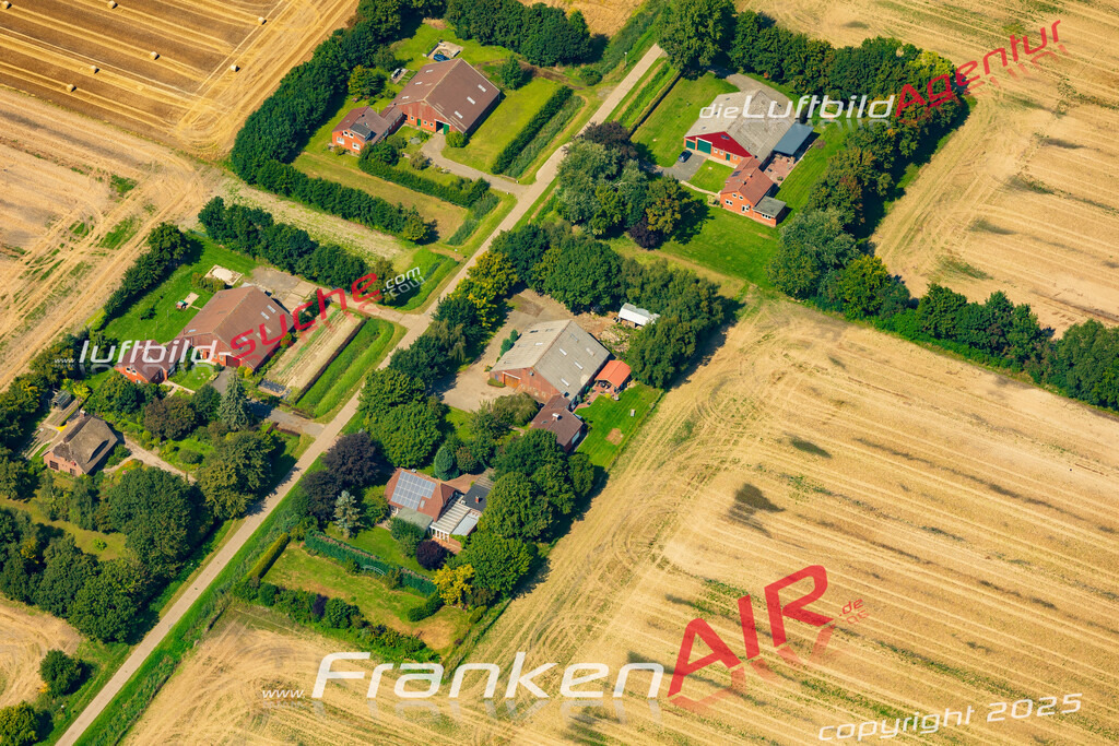 Wybelsum Emden Bild- Das Luftbild wurde 2025 vom UL-Flugzeug heraus erstellt ( keine Drohne bzw. Drohnenaufnahme ) - Hochauflösende Luftaufnahme -Nicht vergleichbar mit Google Maps oder Satelittenbilder- Die Geschenkidee !Mit Lizenz und Bildrechte bestellbar - CC