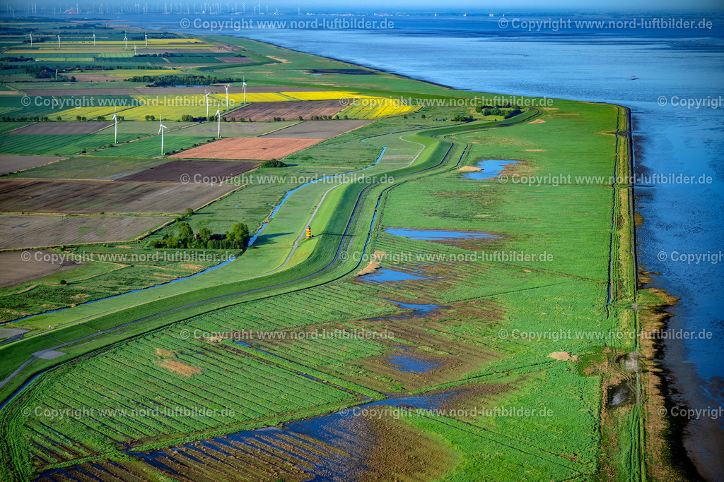 Pilsumer_Leuchtturm_ELS_4703190523 | KRUMMHöRN 19.05.2023 Leuchtturm als historisches Seefahrtzeichen " Pilsum Leuchtturm " in Krummhörn im Bundesland Niedersachsen, Deutschland. Weiterführende Informationen bei: Ostfriesland Tourismus GmbH. // Lighthouse as the historical nautical sign " Pilsum lighthouse " in Krummhorn in the state Lower Saxony, Germany. Further information at: Ostfriesland Tourismus GmbH. Foto: Martin Elsen